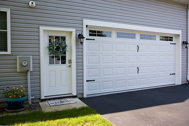 24/7 Emergency Garage Door Panel Replacement experts in Graham County County, NC